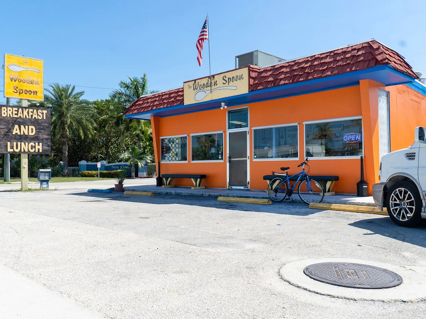 Healthy breakfast and brunch at Wooden Spoon Marathon FL farm-to-table dining